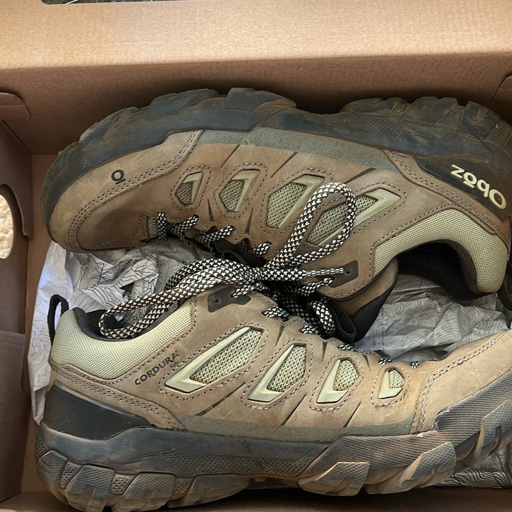 Women’s 9.5 Oboz Sawtooth X Low hiking boots in Eucalyptus Green